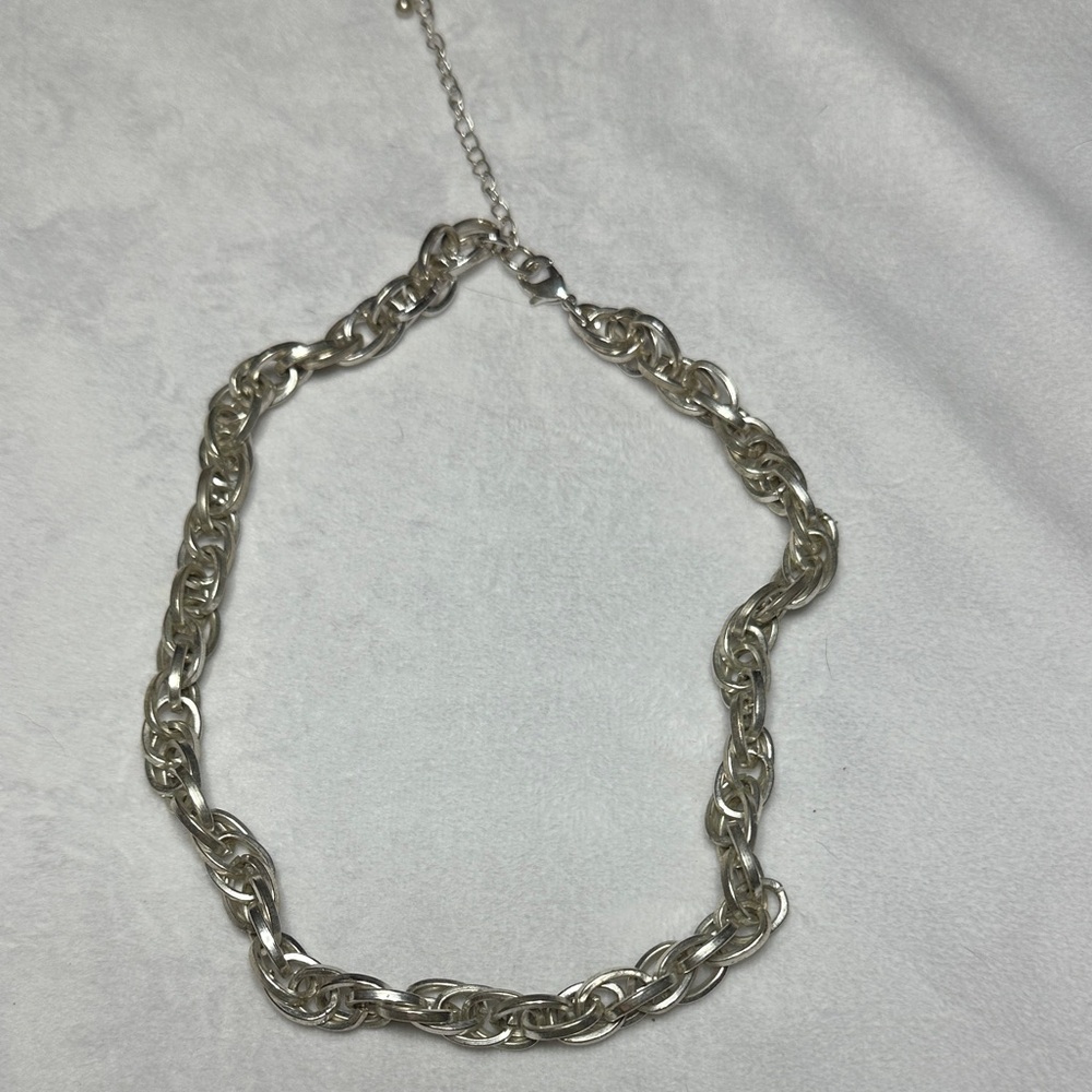 Sterling Silver Cluster Chan 9โ Necklace